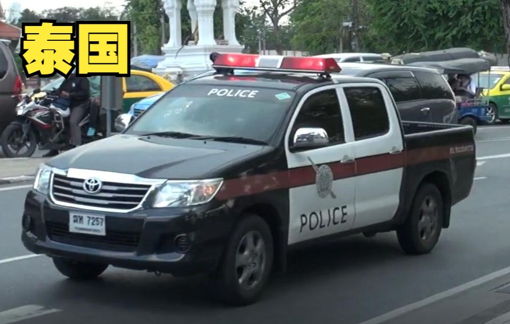 【泰国】曼谷街头急救车/警车出警画面