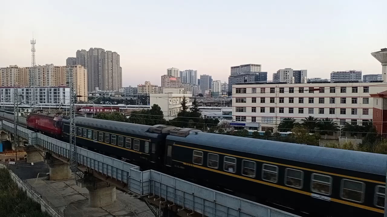 【中国铁路】昆局昆段hxd3d0123牵引k2286"长昆神车"