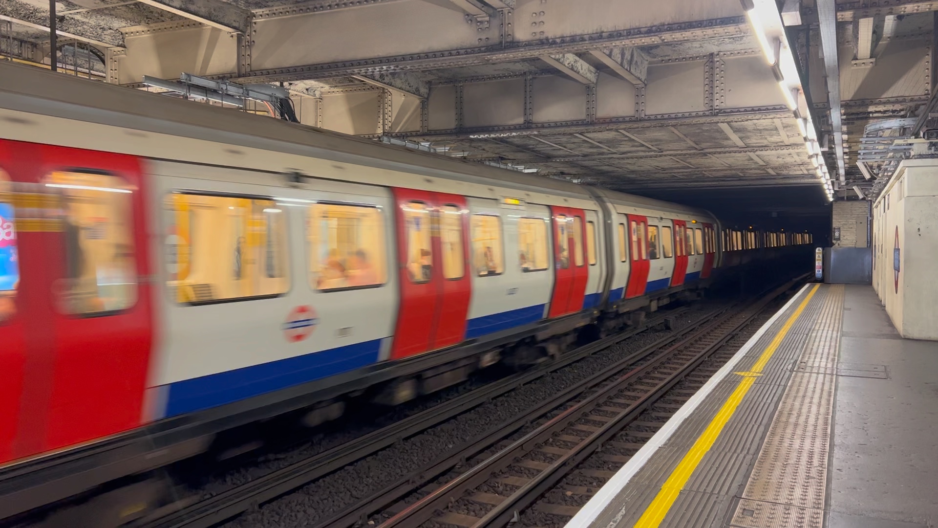 【伦敦地铁】district line 出 high street kensington站