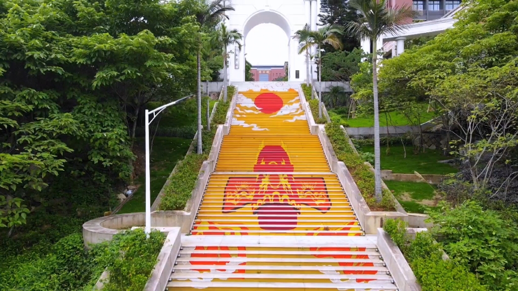 漂亮的彩绘阶梯