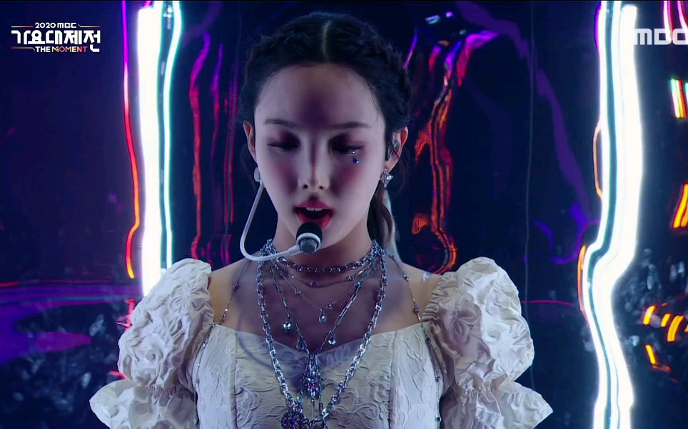 2020mbc歌谣大祭典,twice带来《more & more   cry for me》舞台,不是