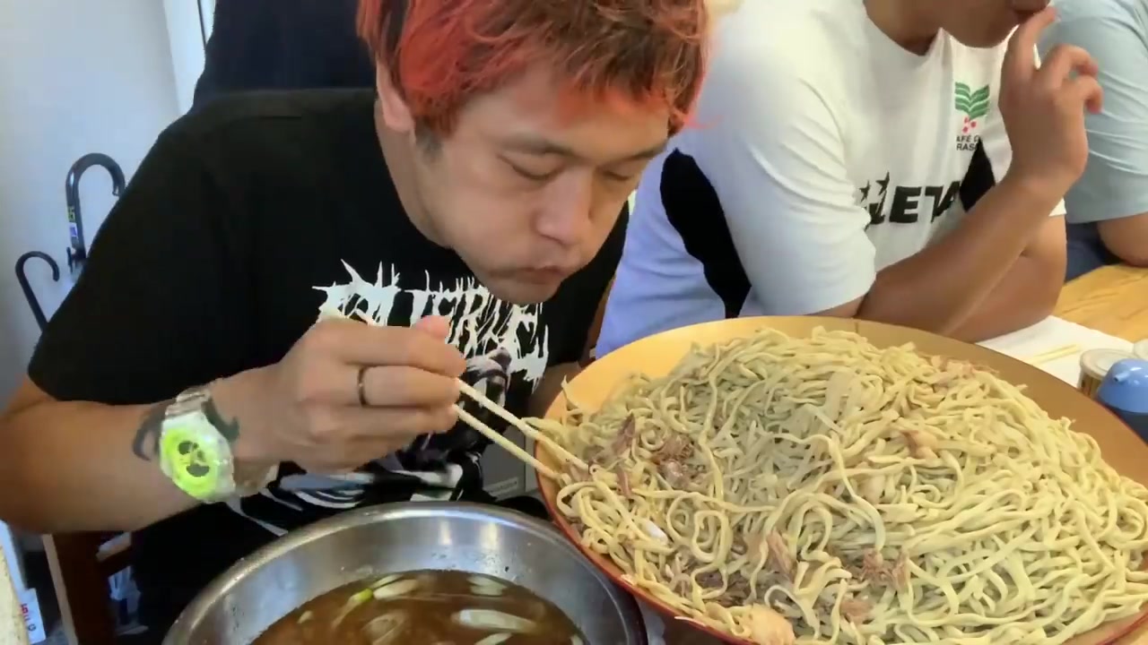 日本大胃王吃播 max 铃木 爱情的面