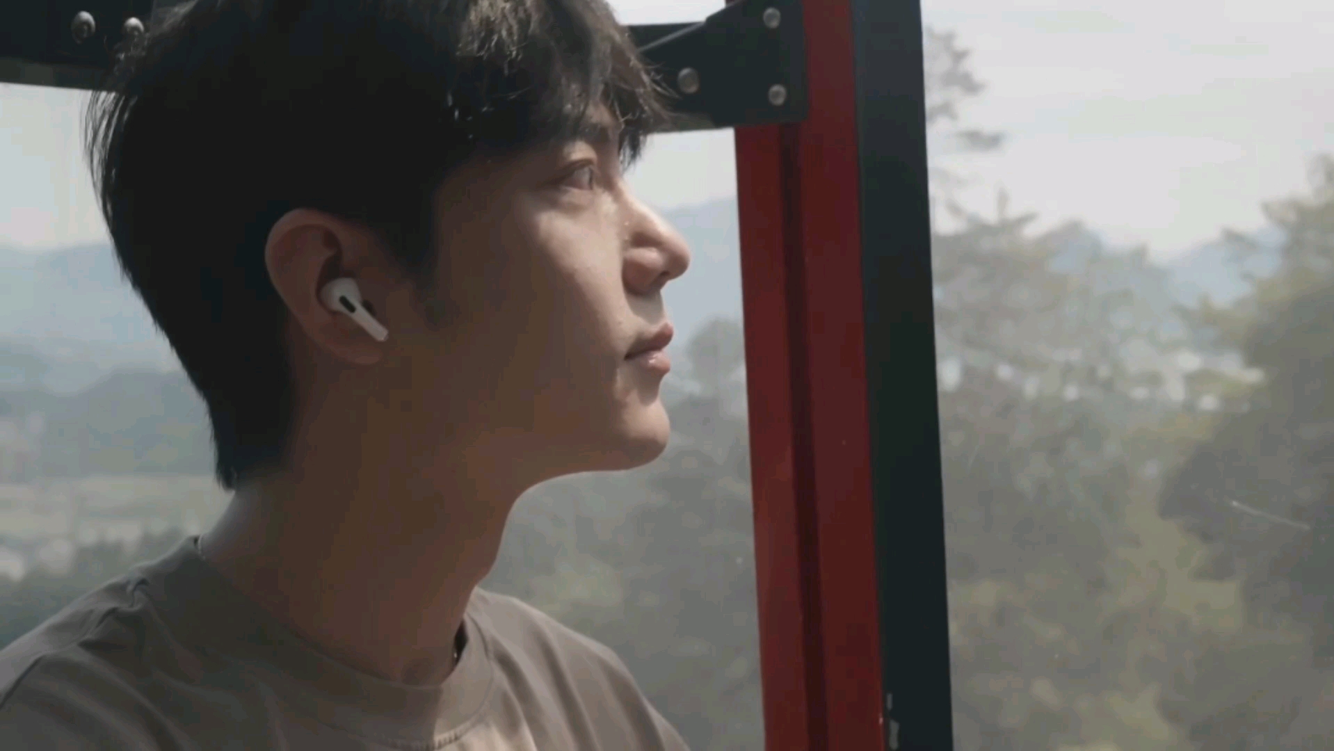 『肖战』肖战欧洲游第六个vlog.这就是一个快乐大男孩啊!太接地气了!