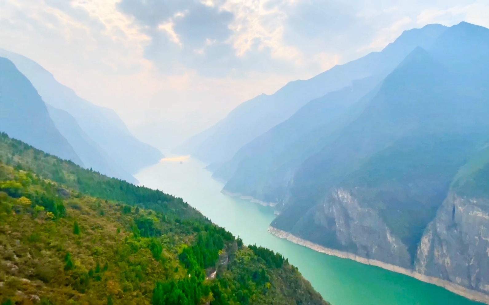 云雾光影中的重庆三峡之巅瞿塘峡高峡平湖胜景哔哩哔哩bilibili