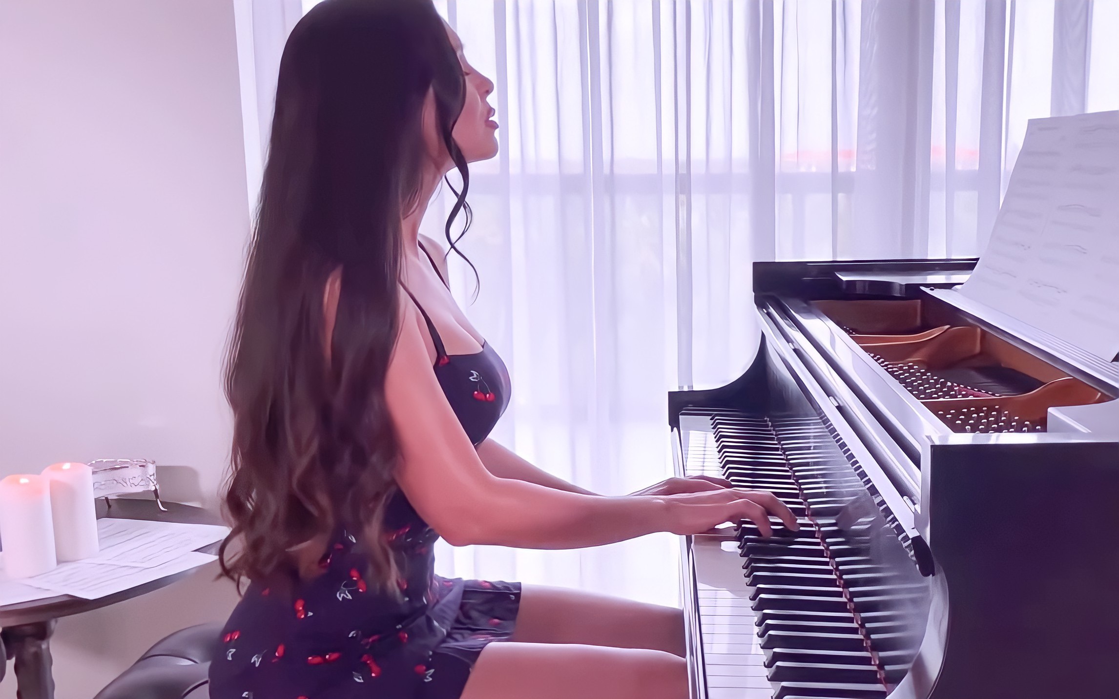 钢琴演奏yiruma《river flows in you》,带你清凉一夏【lola astanova