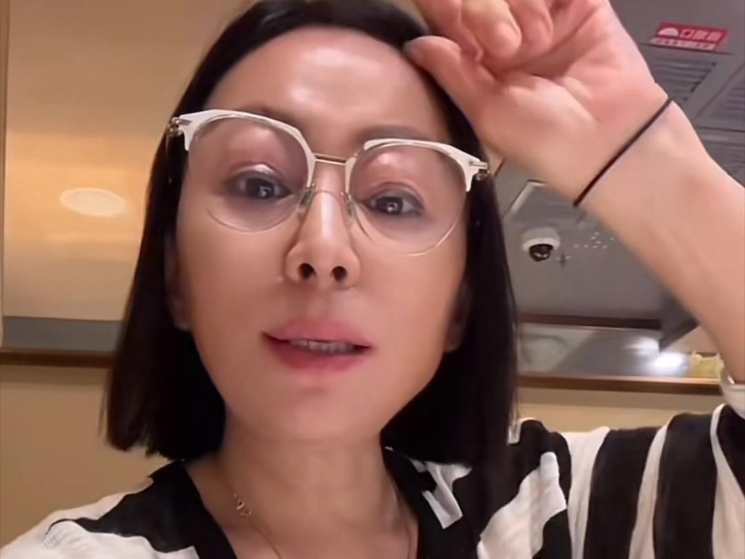 柔儿跟新老公一起去吃海底捞了!