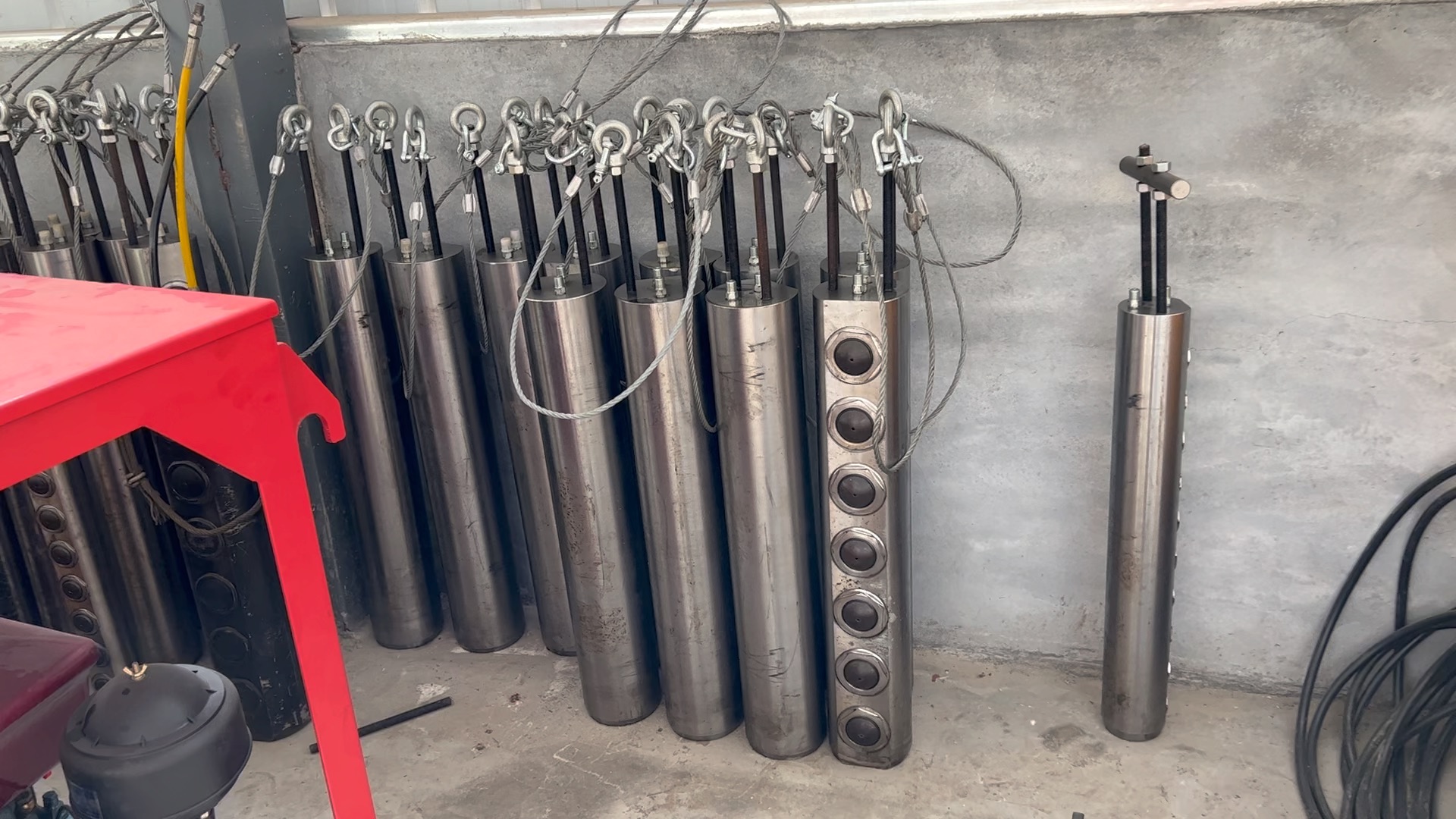 开山神器岩石劈裂机 柱塞式液压劈裂棒型号介绍张晶