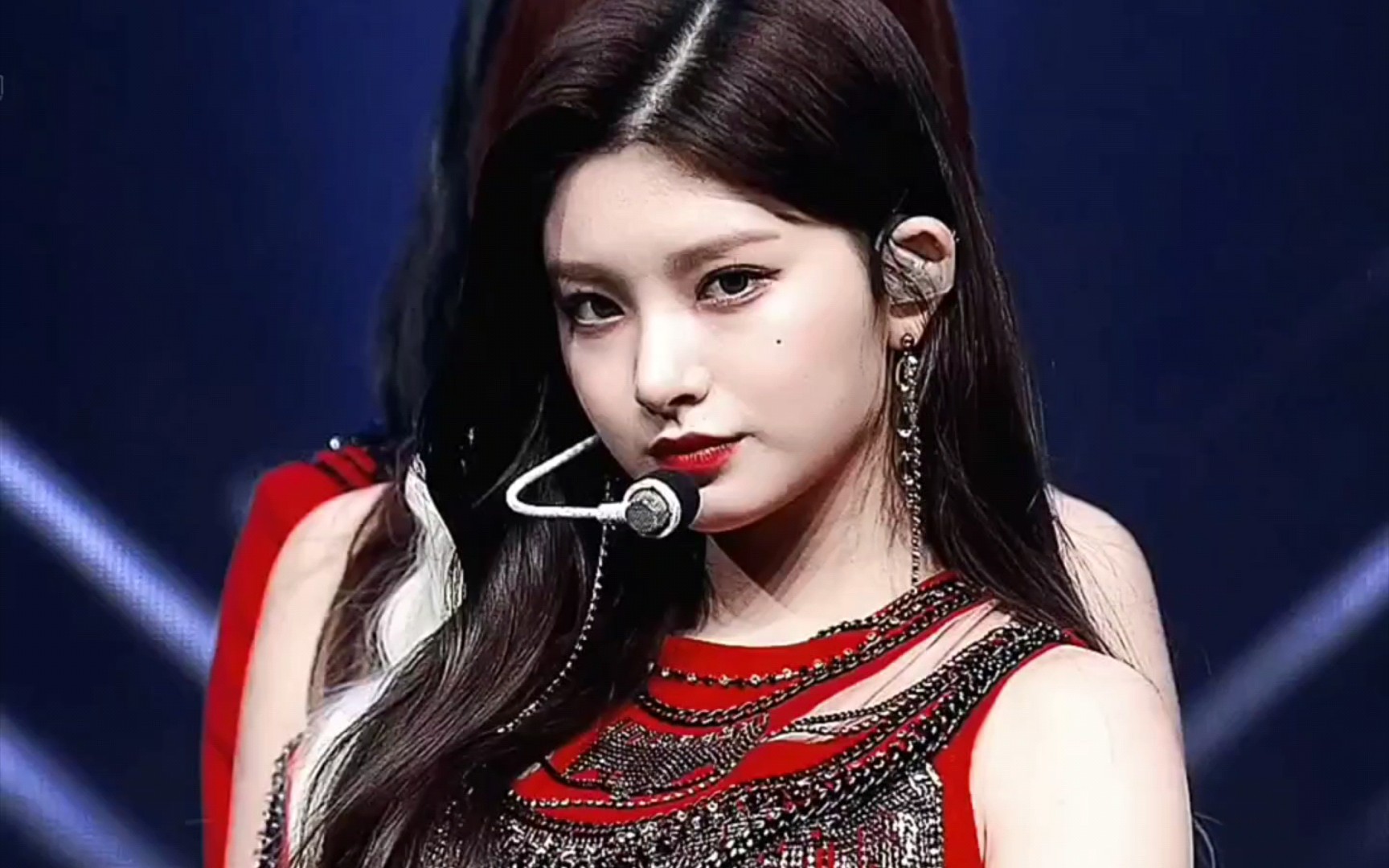 韩国女团 everglowdun dun - 王怡人