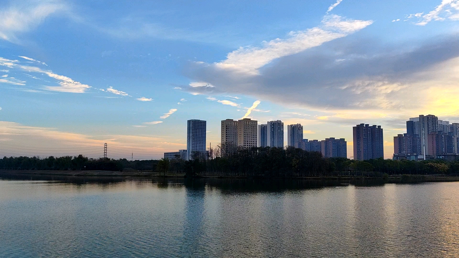 美丽的金银湖