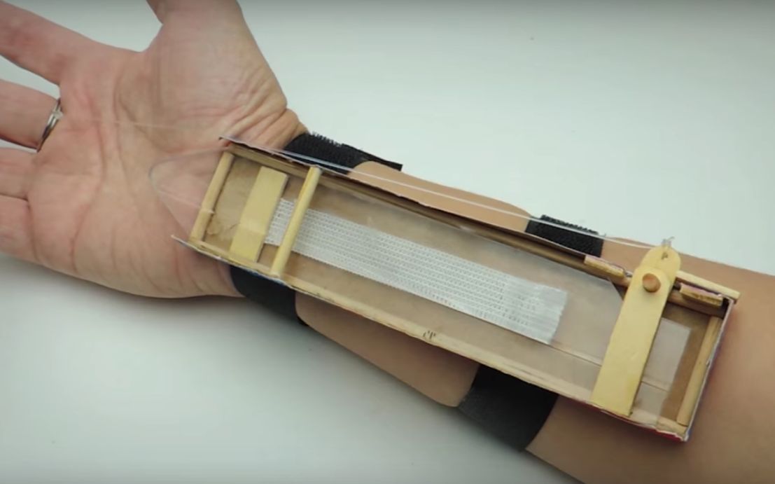 刺客信条文具袖剑