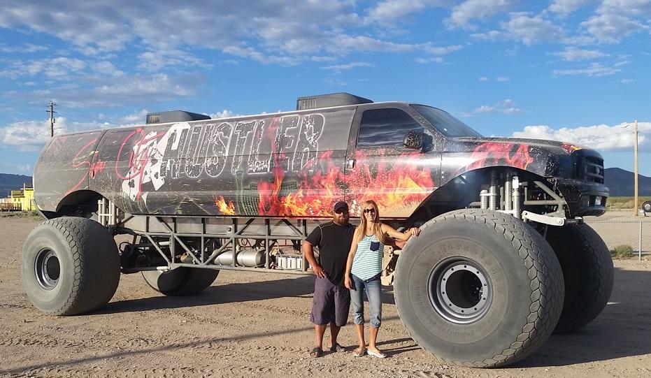 世界最长的卡车,近10长,耗资100万美金改装