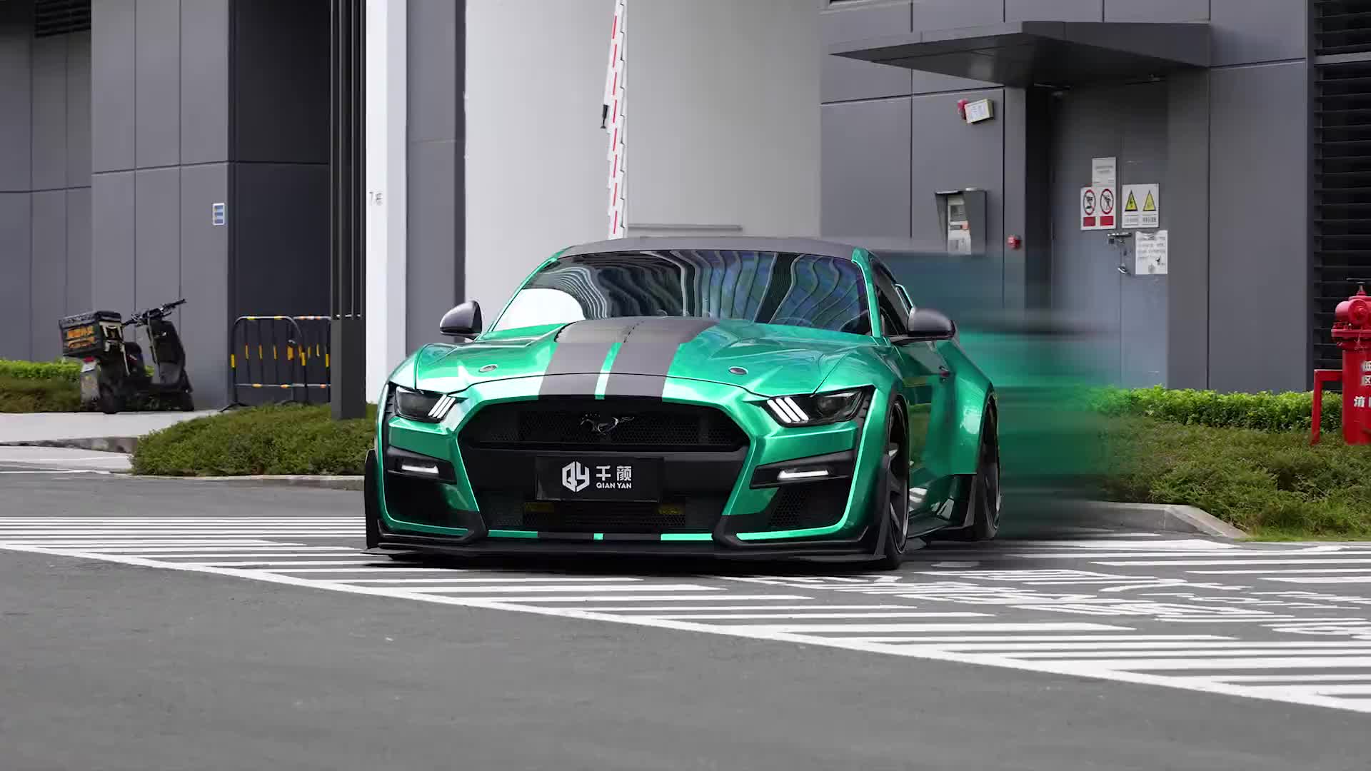 野马ek改色膜曼岛绿,给人眼前一亮的感觉