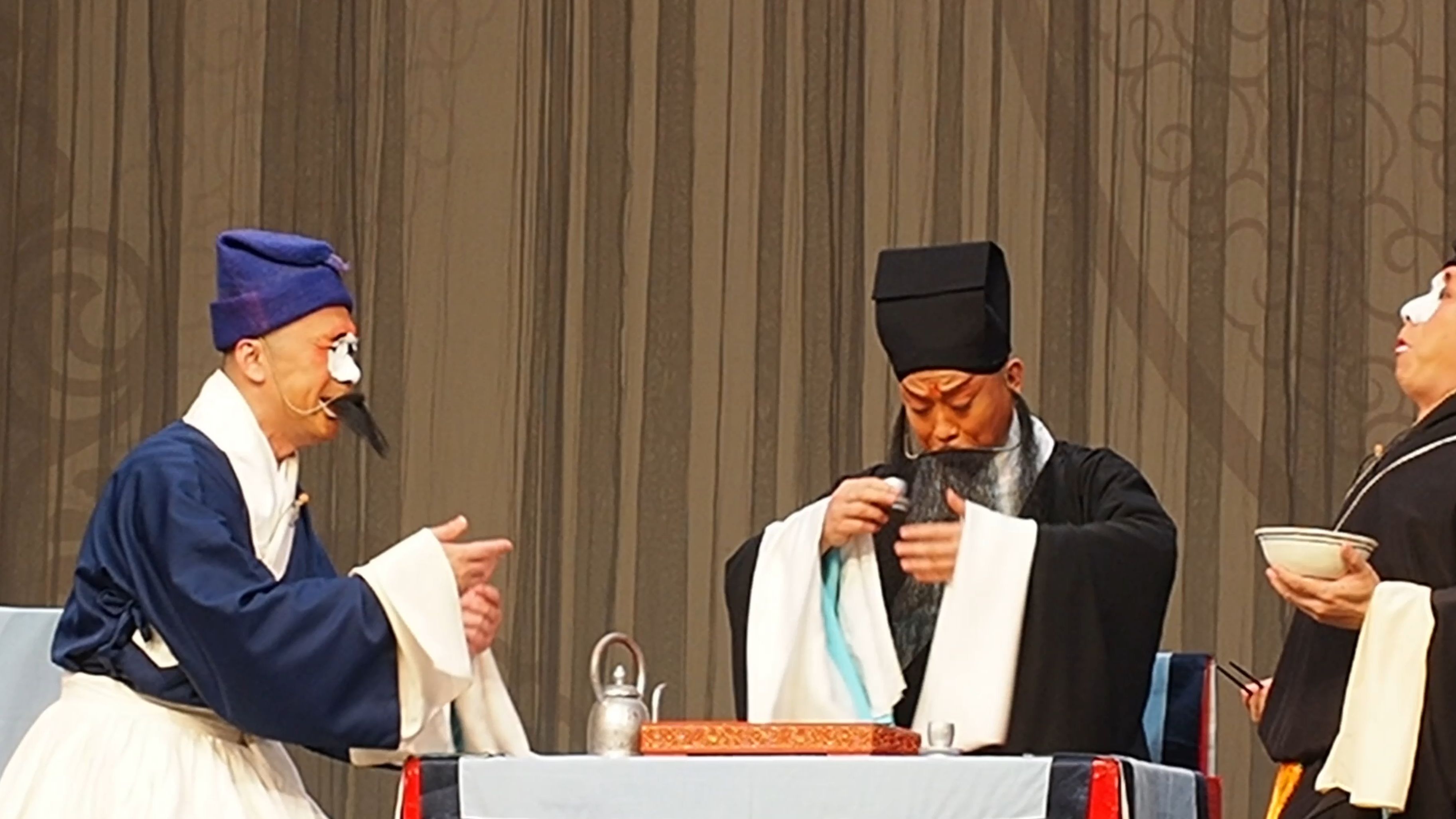 王小蝉《乌盆记》好一位赵大哥人慷慨