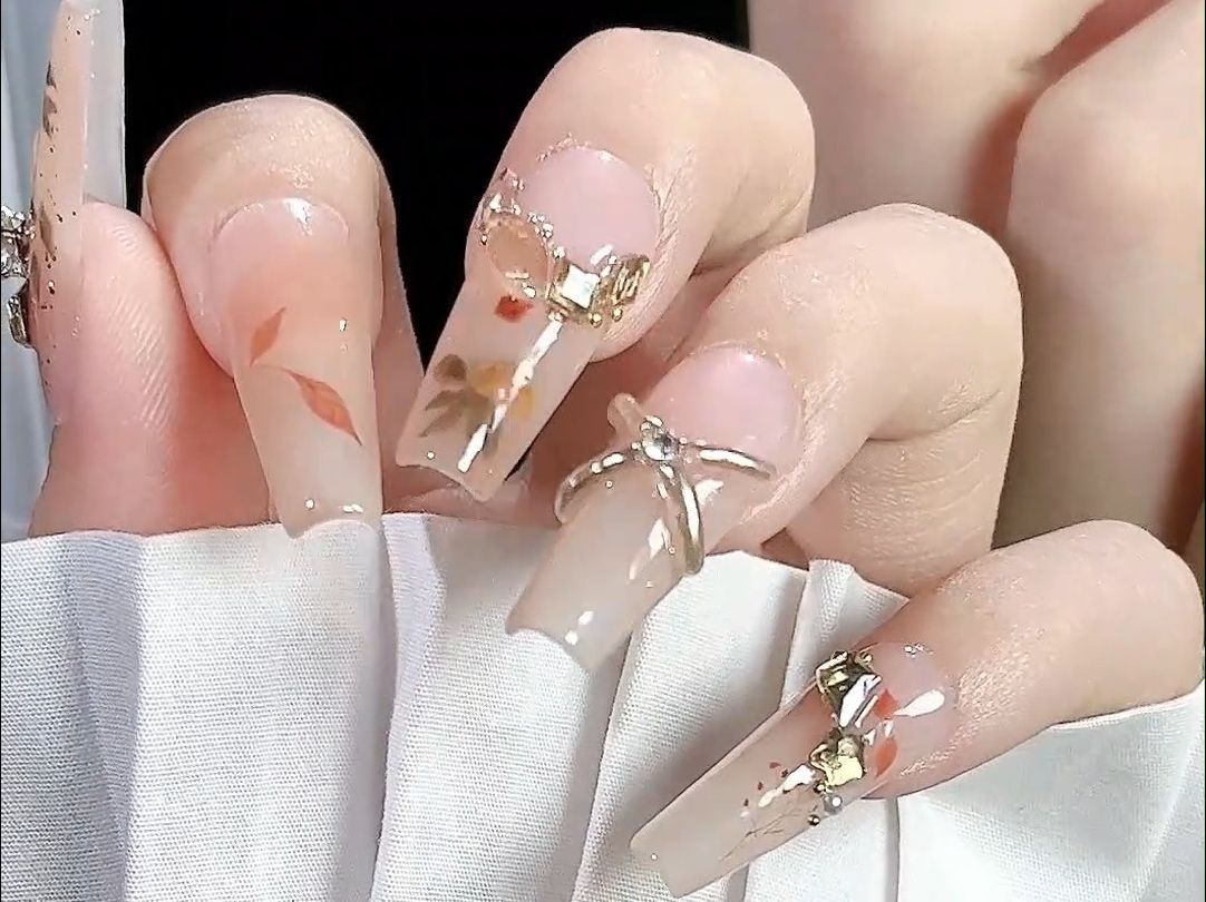 美拉德干枯玫瑰秋冬美甲