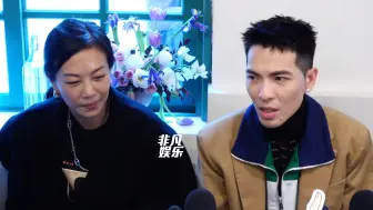 Tải video: 萧敬腾婚后跟老婆首露面 看到她第一眼就觉得超正