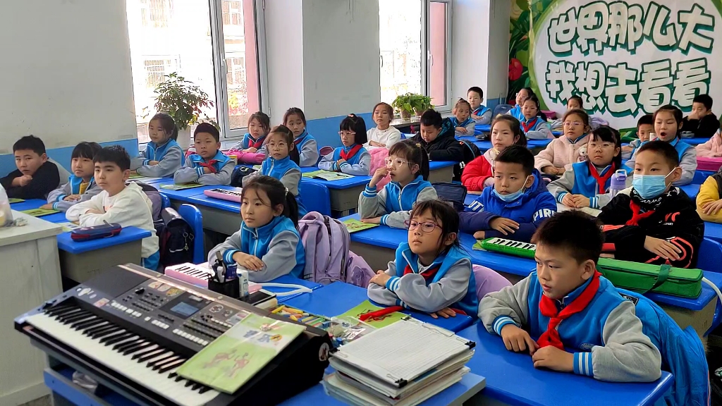 潘大哥的音乐课堂三年一班《娃娃》