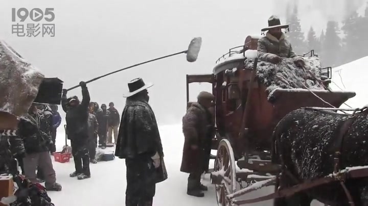 [图]《八恶人》幕后拍摄直击 剧组雪天雪地实景实拍