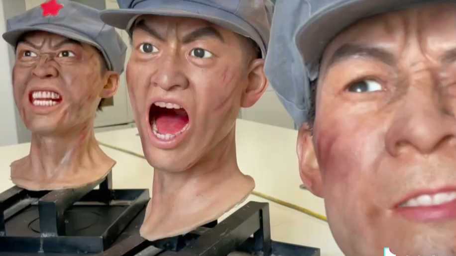 蜡像红军特效上妆中