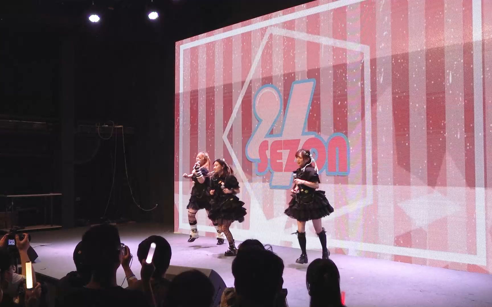 [图]【4-SEZON】下课铃声&群青&圣之雪三连唱&微熱Mystery 2023杭州·Ani Idol02杭州偶像剧场