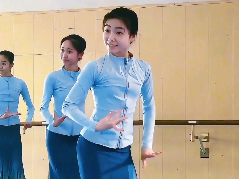 小王老师舞蹈教学课堂随拍