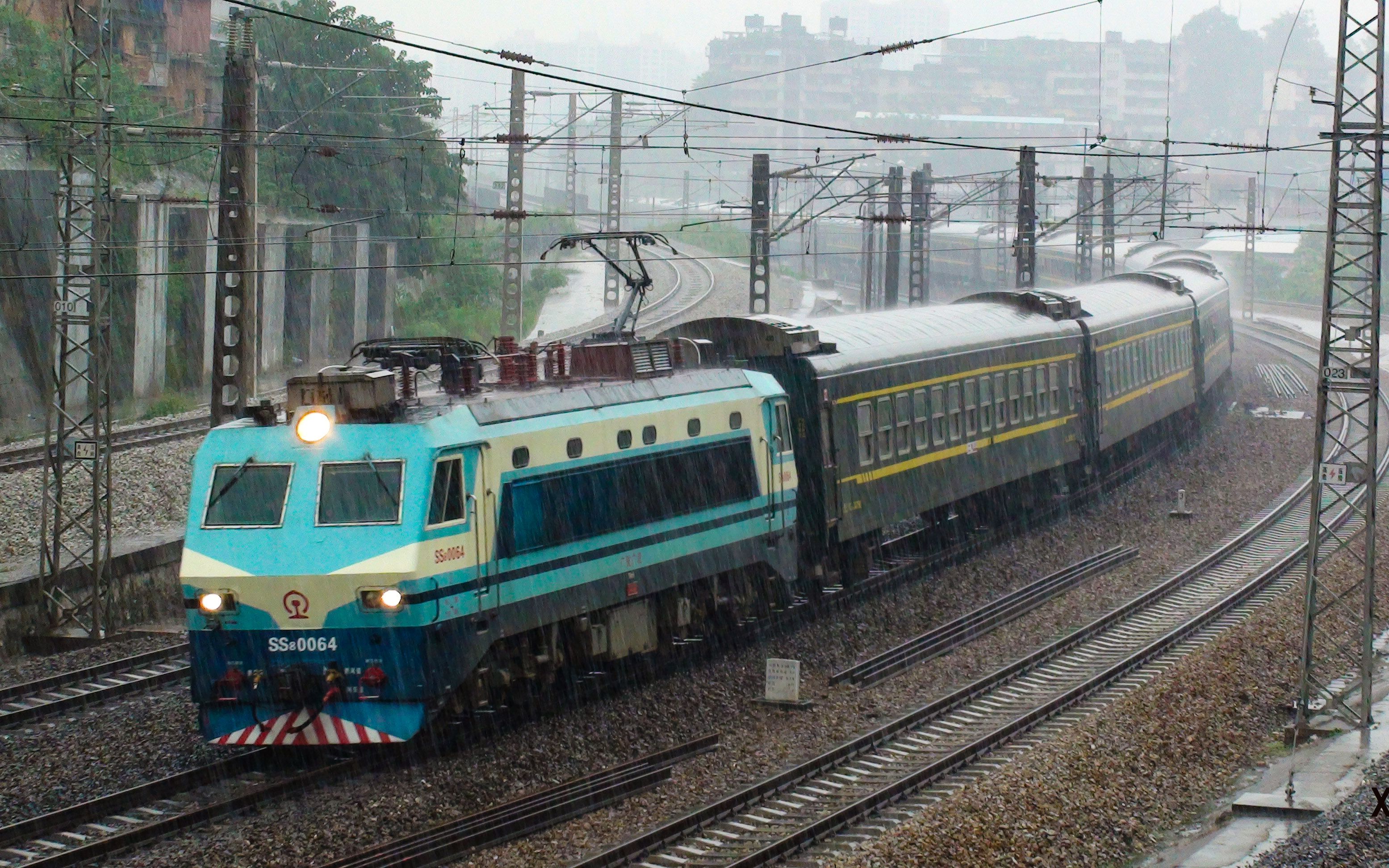【gsrc】韶关东站 ss8-0064牵引客车南下