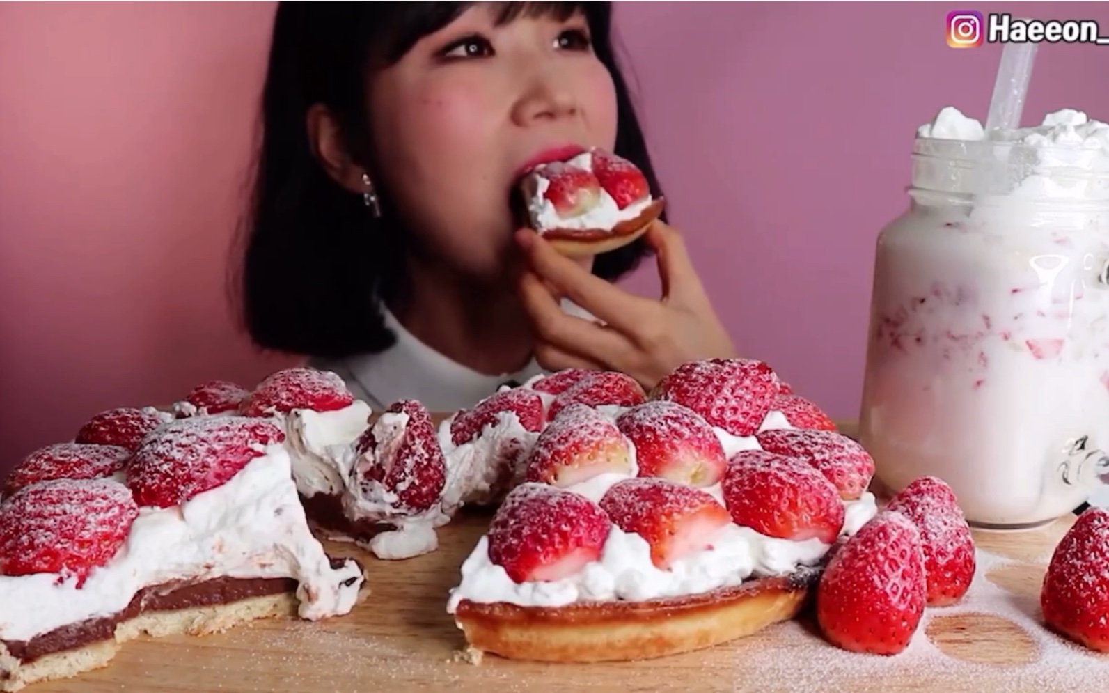 【甜品草莓控/治愈解压系】韩国声控吃播haeeon 一大口奶油太爽啦