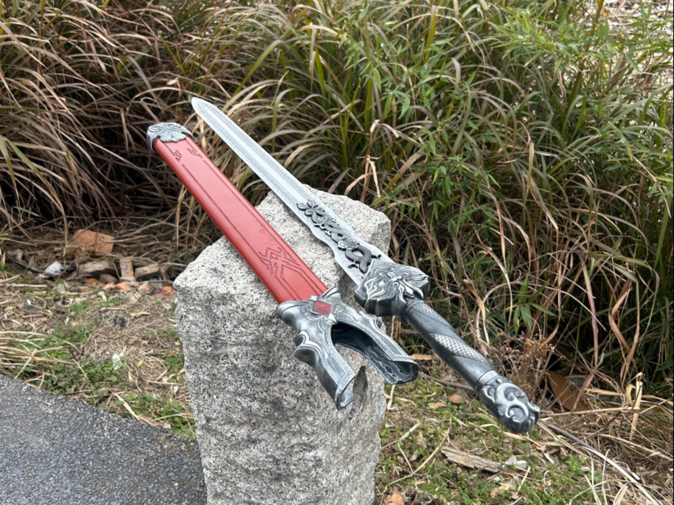 《画江湖之不良人》这就是龙泉剑,凭此剑中的秘密,就能平定天下,匡扶