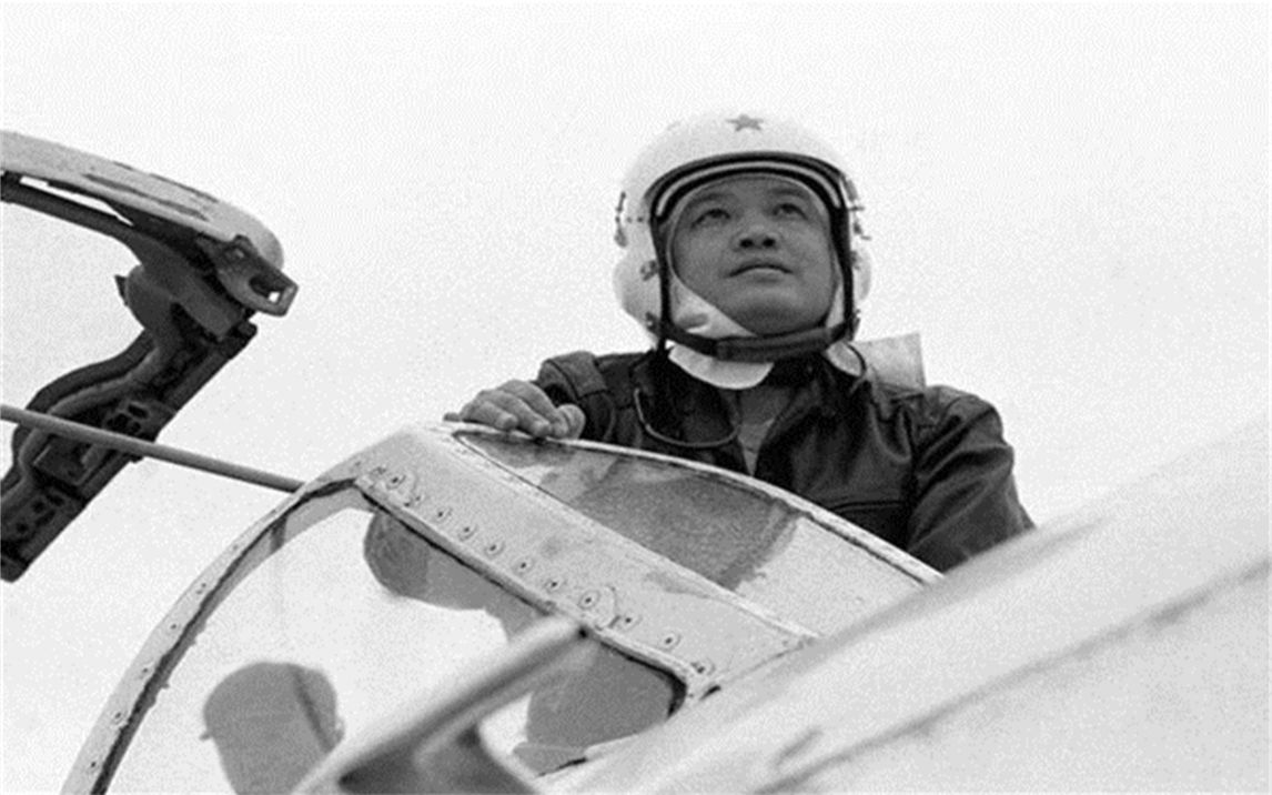 弃暗投明!台湾少校飞行员黄植诚,驾驶美制先进战机回归祖国!