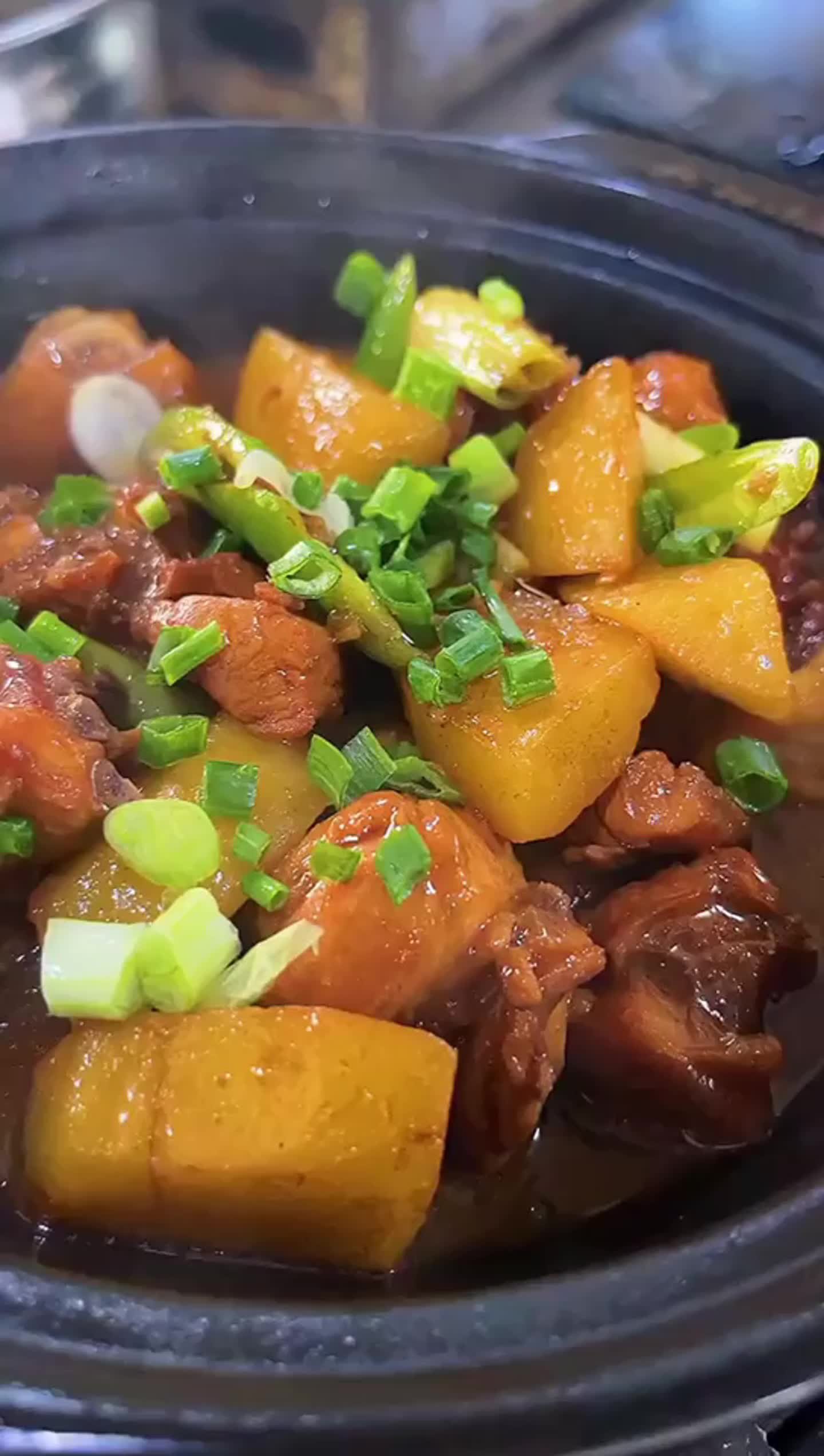 这碗黄焖鸡米饭