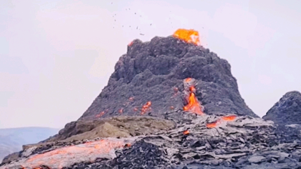 [图]冰岛火山又喷发