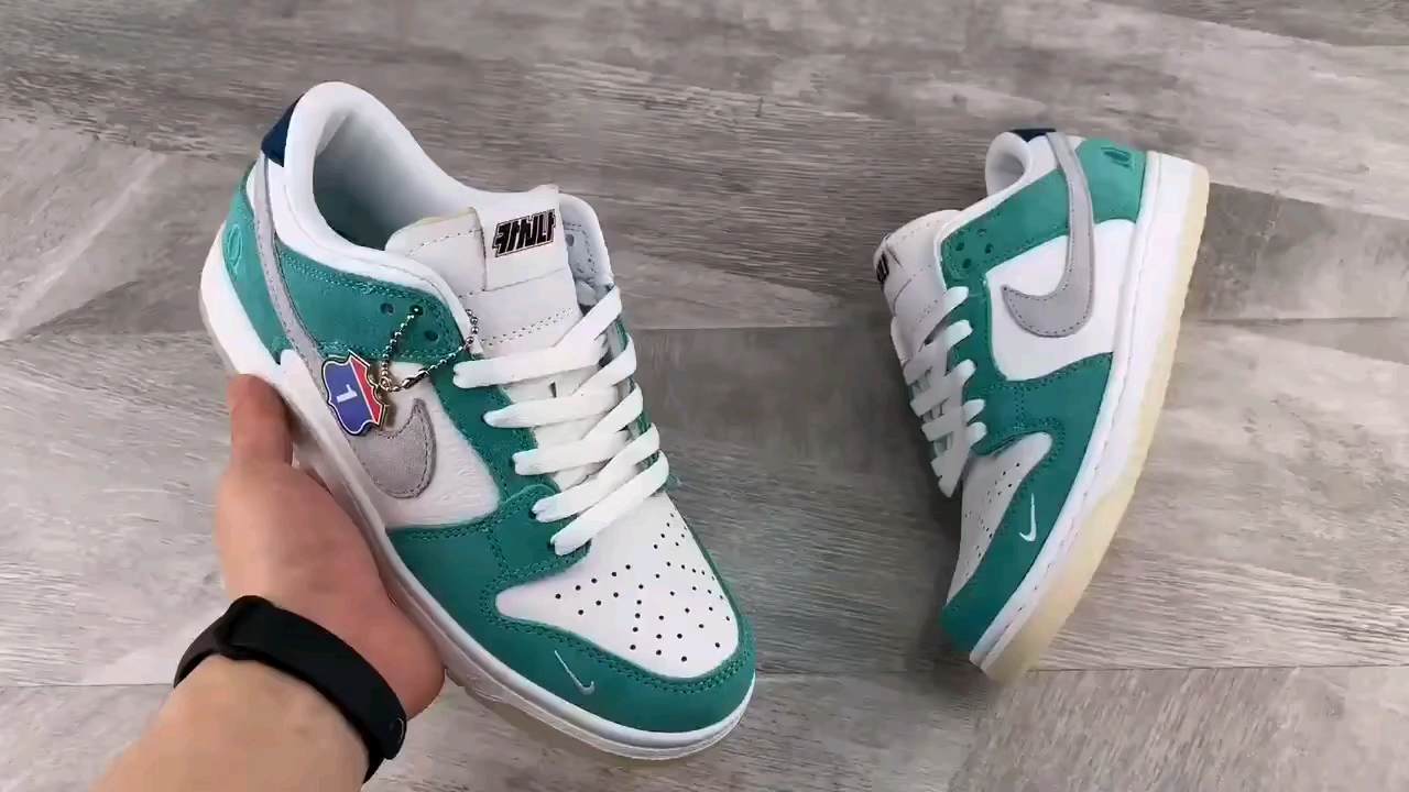 nike dunk sb road sign 涡轮绿 实拍视频