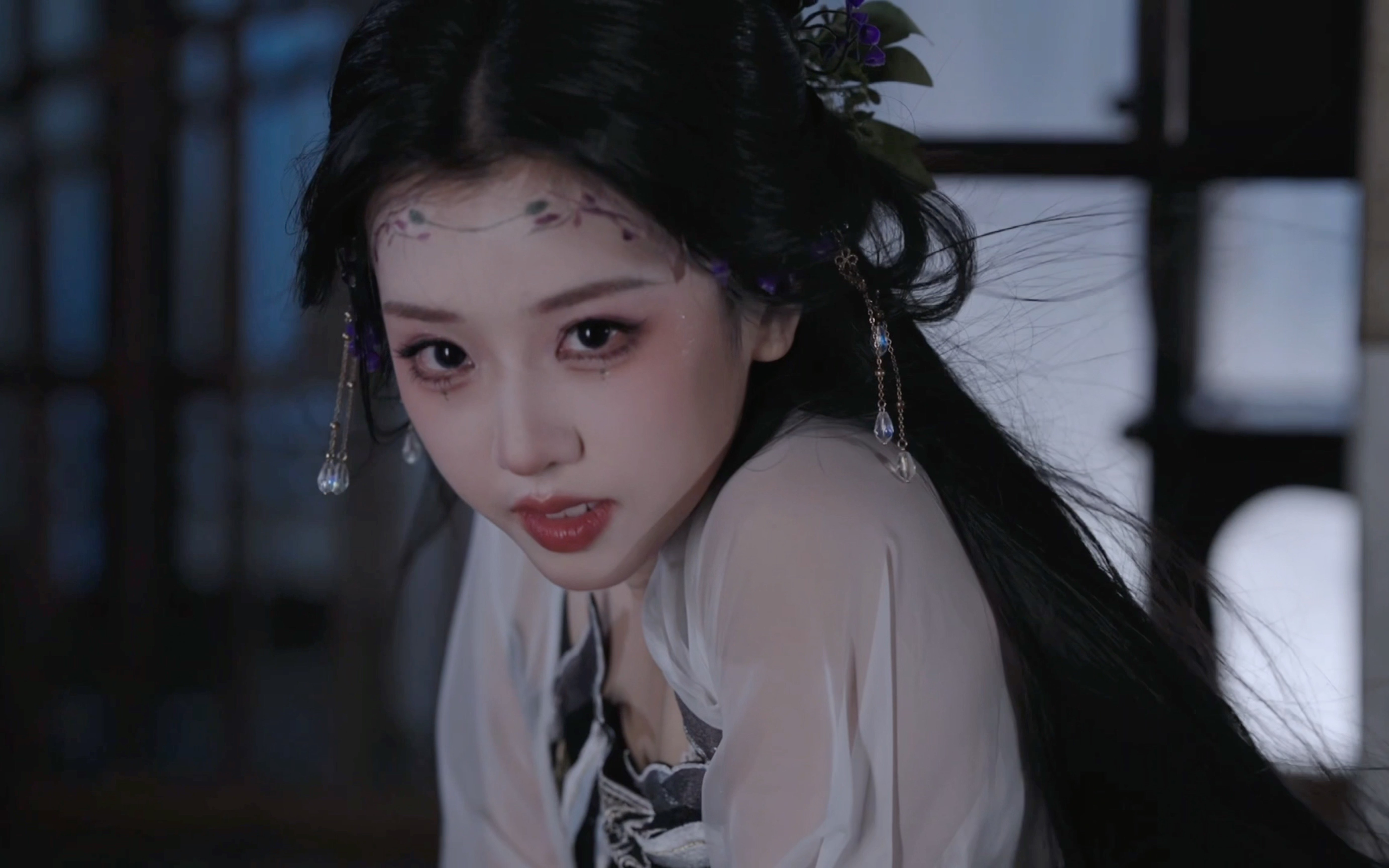 吃下忘情蛊,就可以从头开始吗|万花仿妆