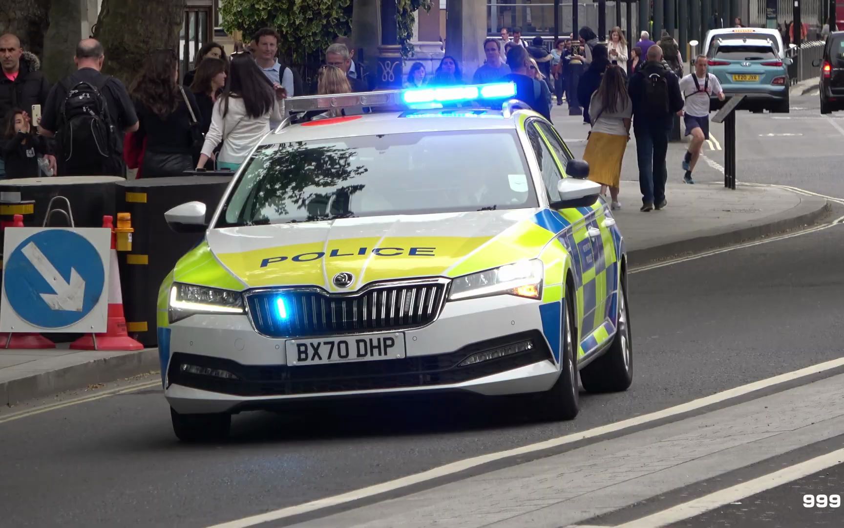 沃尔沃v90警犬车 斯柯达速派旅行版警车 英国大都会警察警车出警!