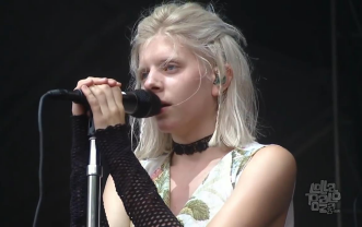 [图]「Aurora」挪威精灵！小曦 Aurora Lollapalooza音乐节 现场