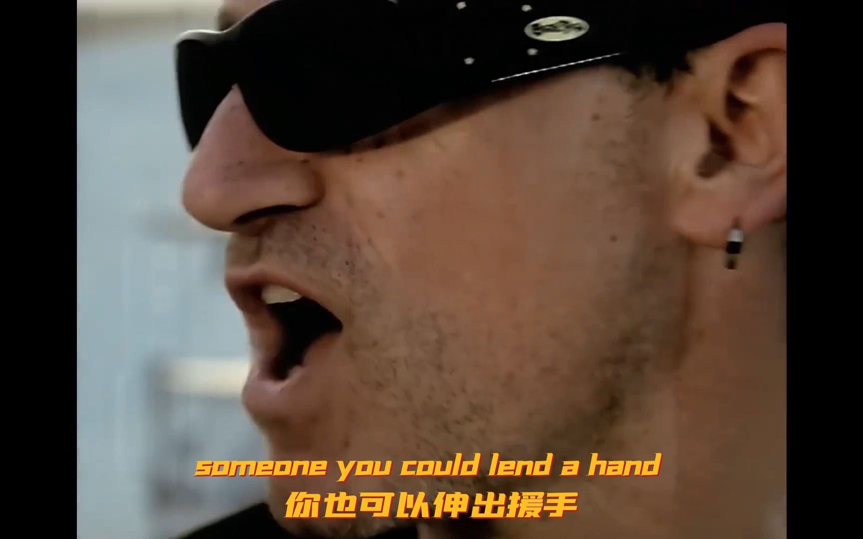 [图]U2 - Beautiful Day (Official Music Video) 双字幕