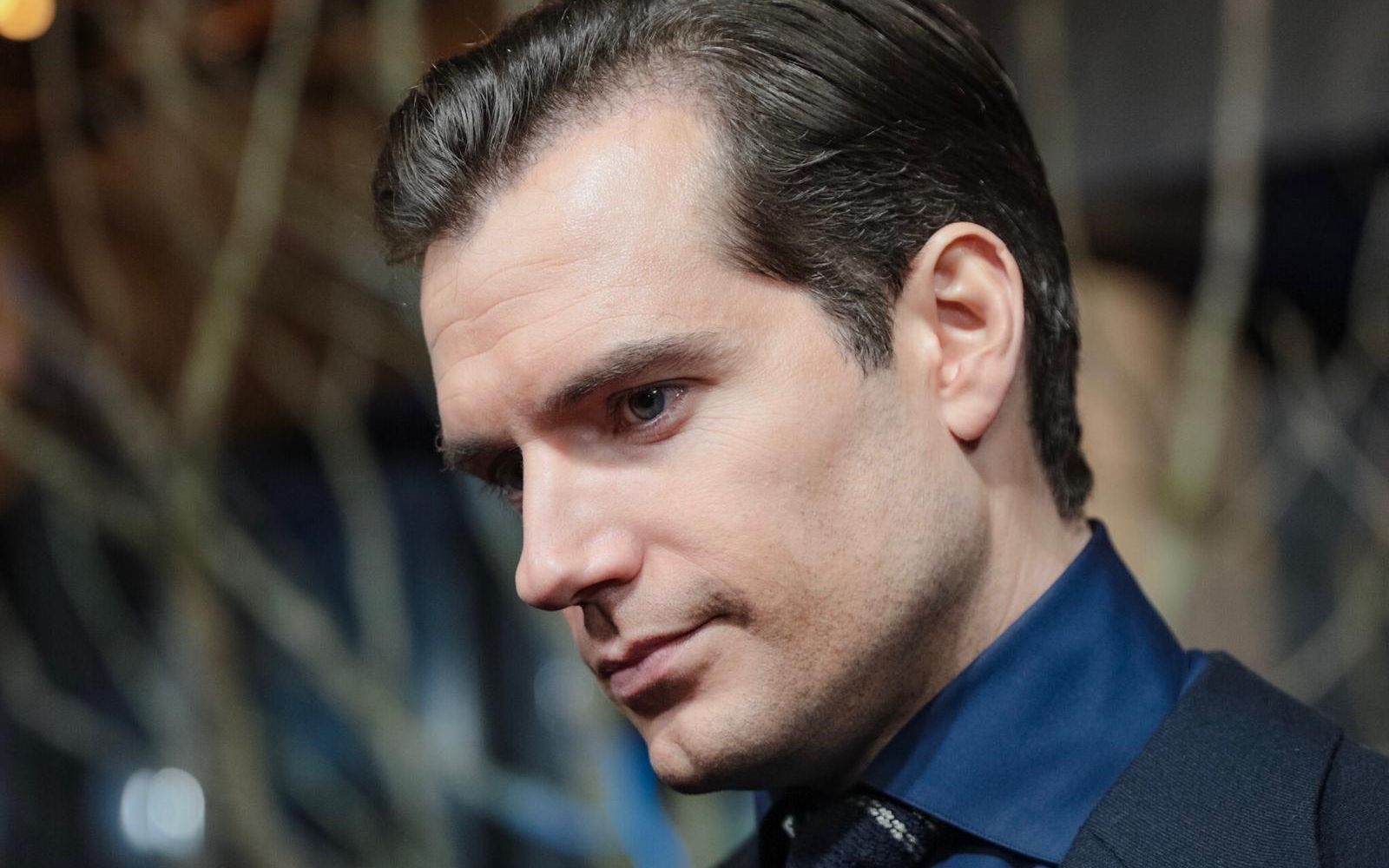 中英巫师伦敦首映采访合集杰洛特是位白骑士亨利卡维尔扮演杰洛特简直