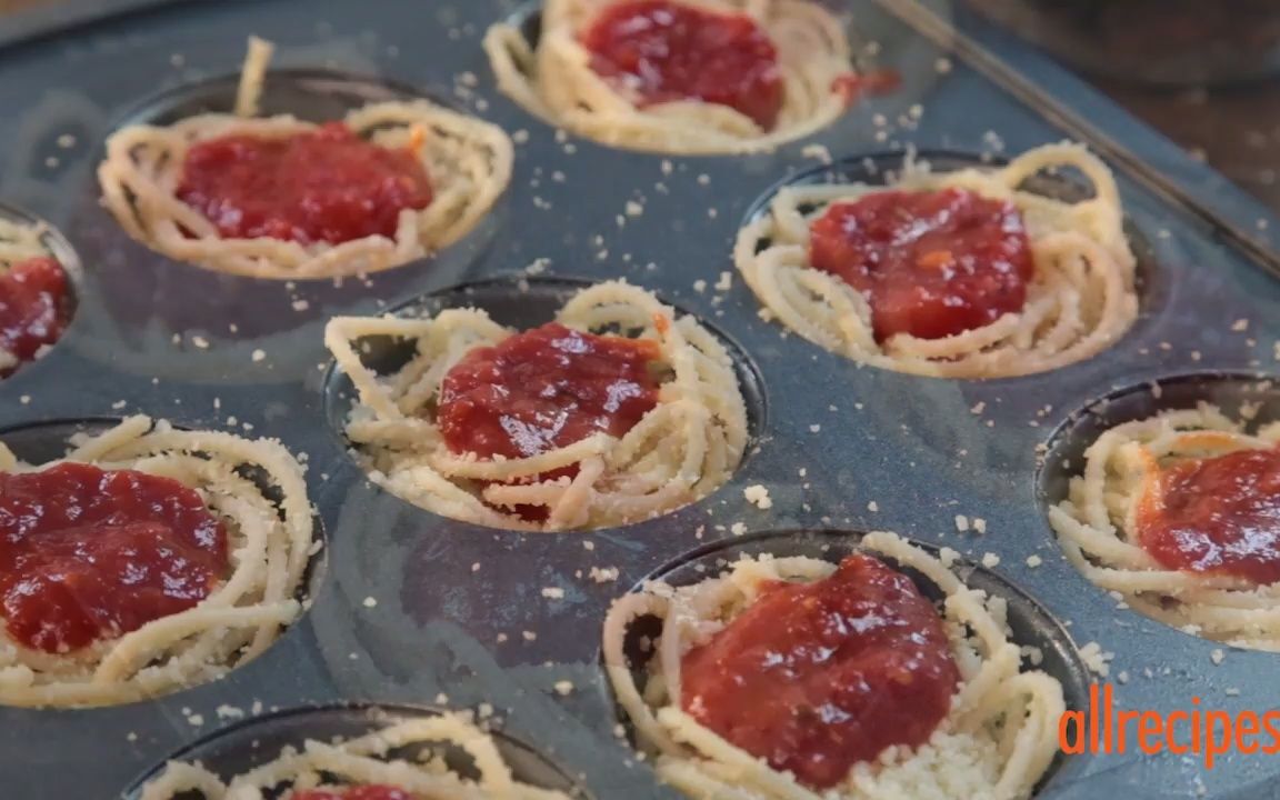 How to Make Spaghetti and Meatballs Muffin Bites  印度代购www.abmau.com哔哩哔哩bilibili