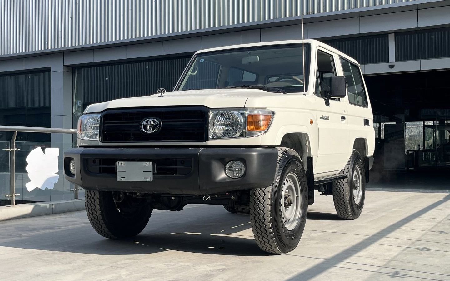 2023款丰田lc71 运兵车