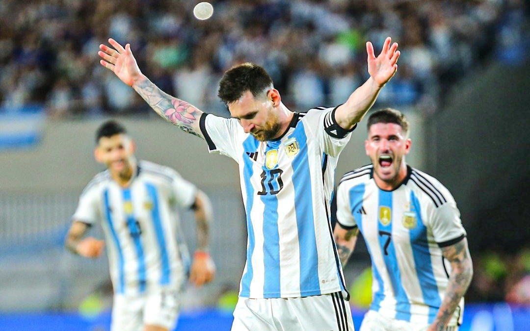 【进球集锦】800球里程碑达成!梅西任意球直接破门