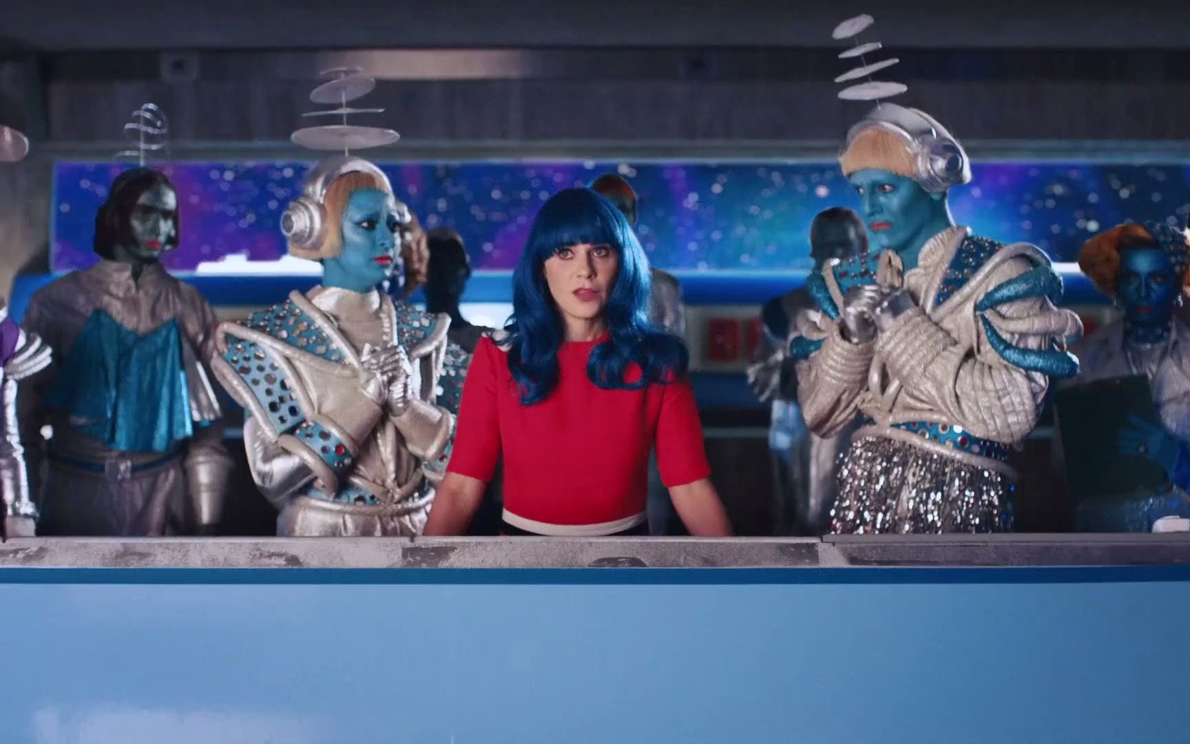 [图]【官方MV】【Not the End of the World】水果姐Katy Perry进入了蓝色异次元