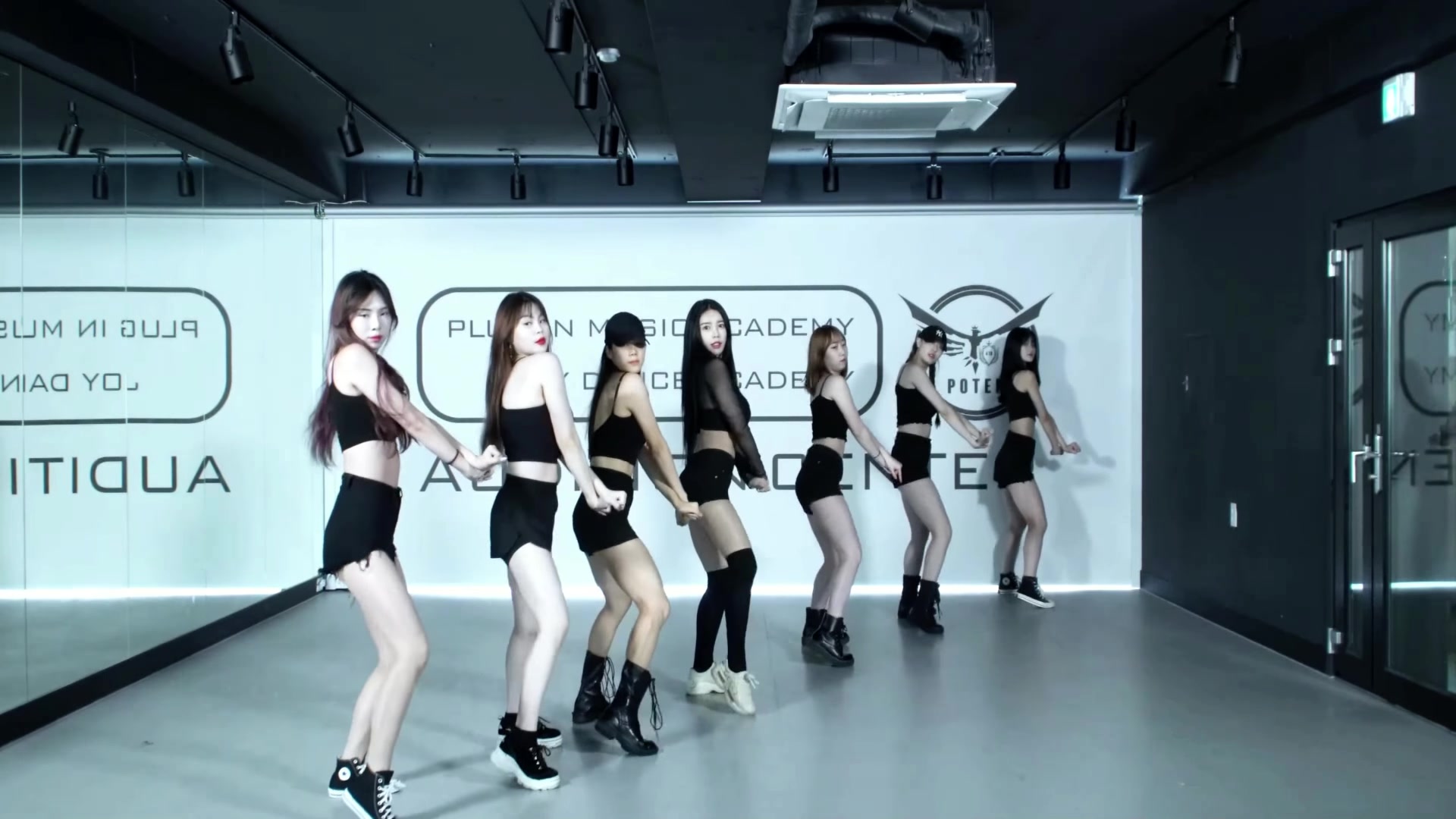 [图]Arisha - RIDE ON ME (Dance Practice Video)