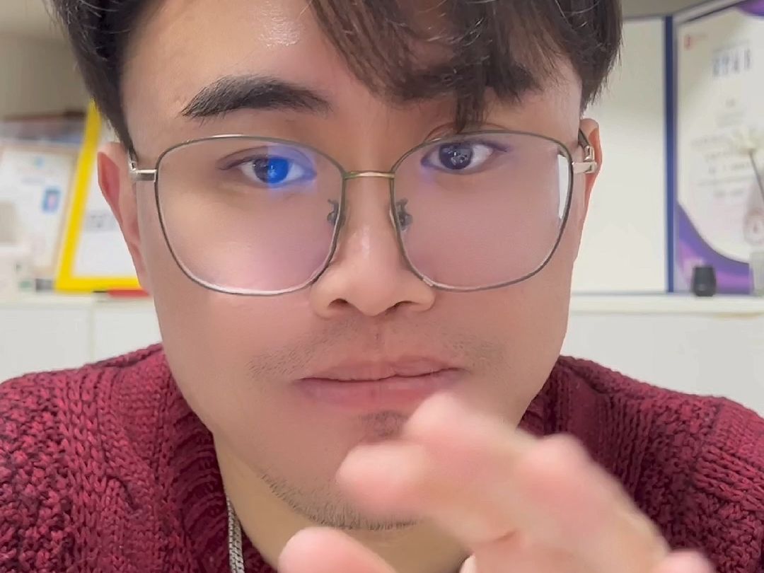 英国哈里王子,梅根王妃卷入爱泼斯坦风波,传闻梅根王妃作为游艇女郎为