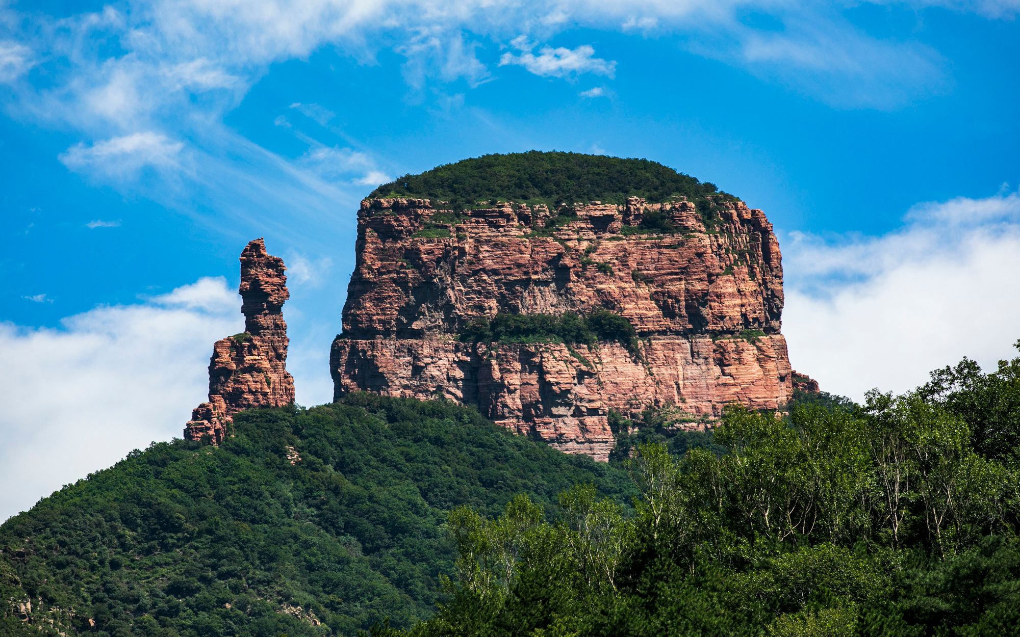 [图]河北赞皇又险又美！太行山秘境之旅，丹崖翠壁，嶂石岩令人称奇