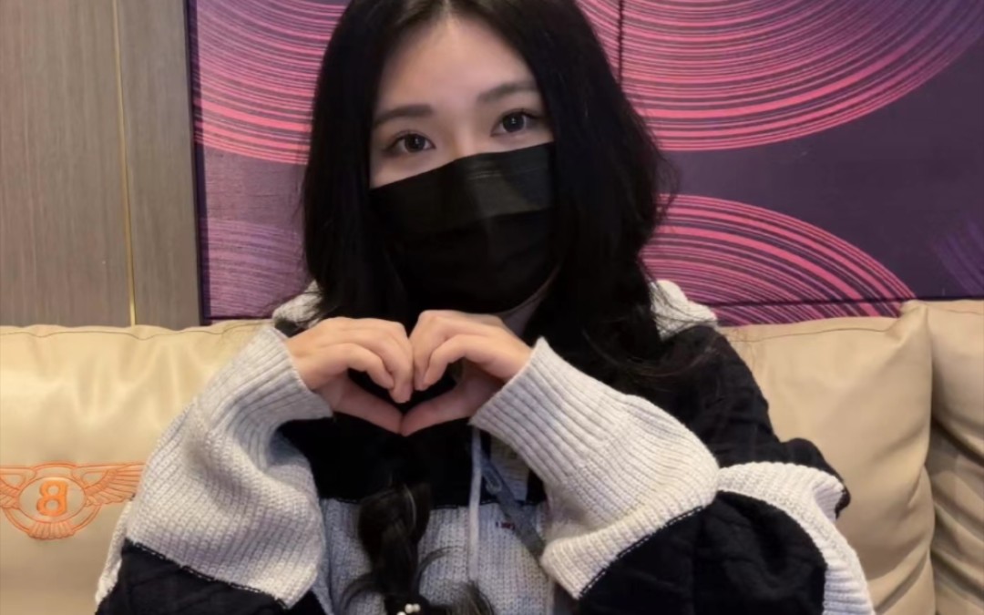 一条小团团ovo 骑上我心爱的小摩托