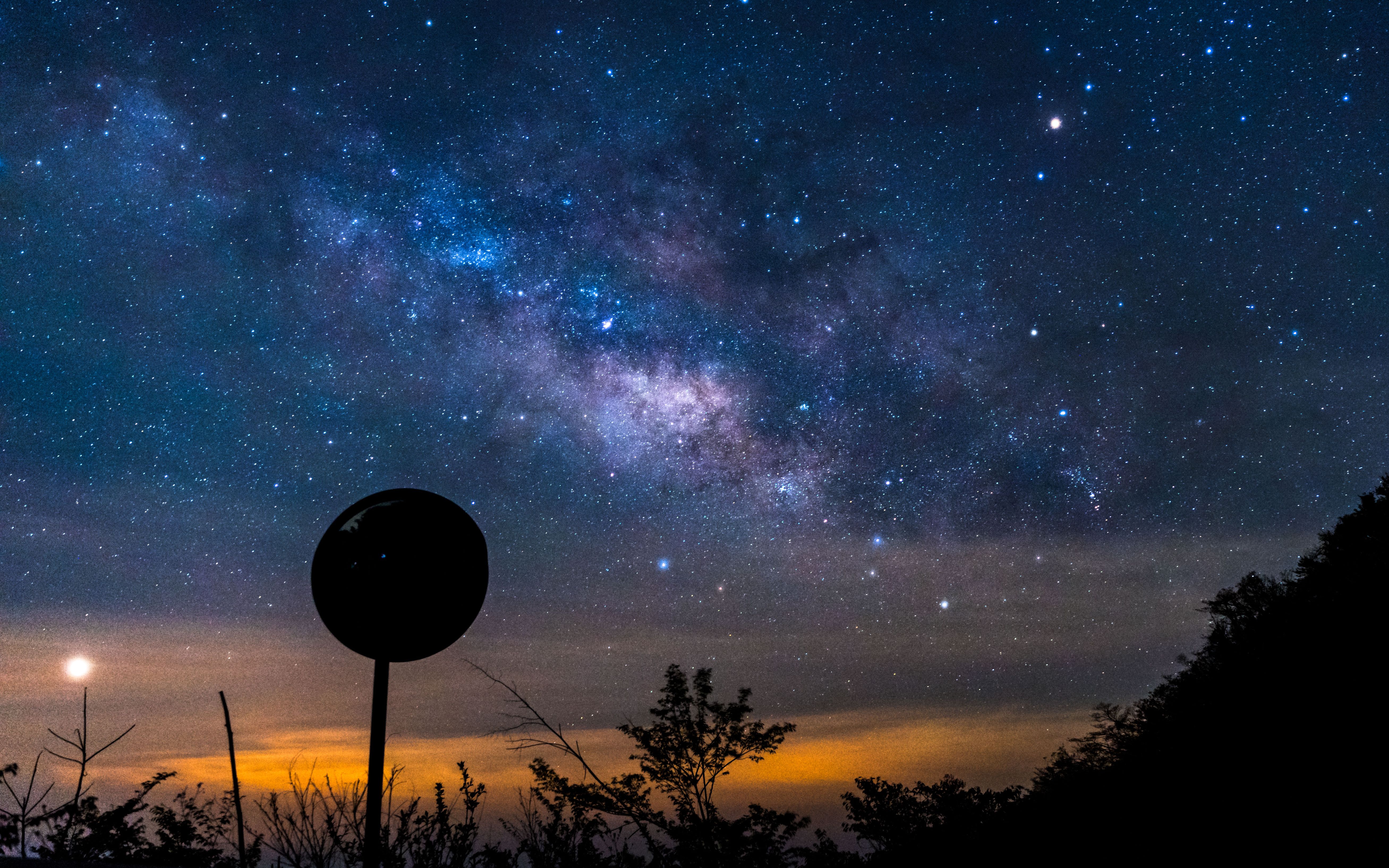 星空延时】20年第一拍 杭州 临安 牵牛岗 银河延时 sony a7m3   腾龙