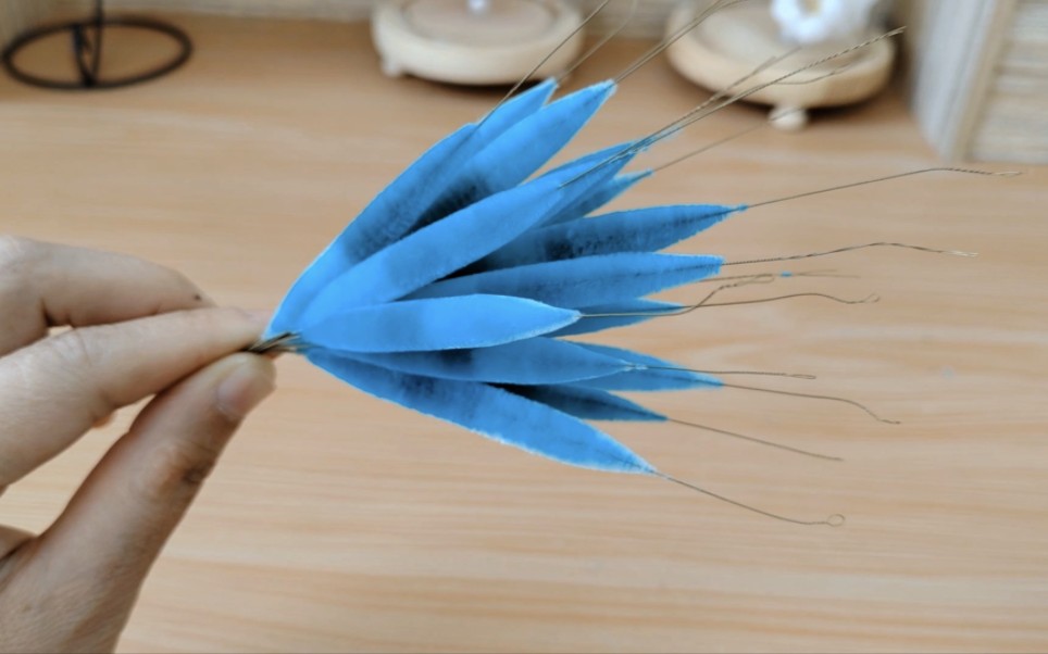 全职宝妈做非遗绒花牡丹花,叶子的绒条,毛绒绒软软的,手感超好