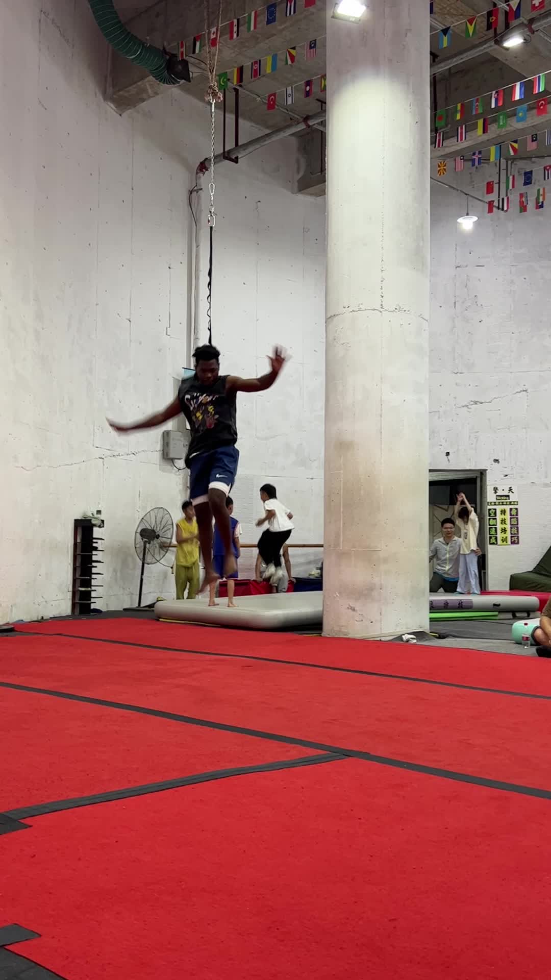 合肥舞蹈艺考毯子空翻集训女生云里前桥