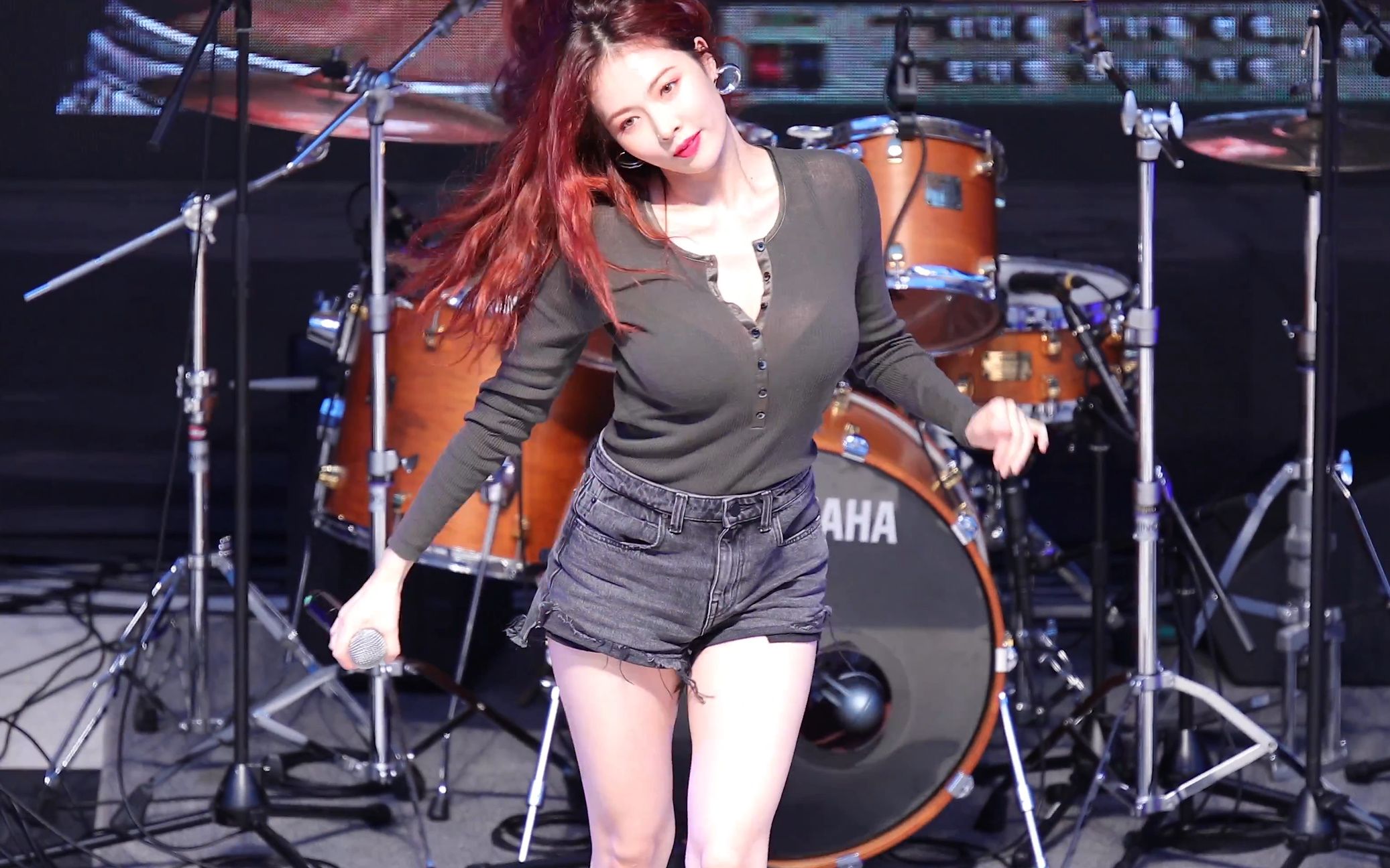 【4K】金泫雅(HyunA)《How's this》现场版_哔哩哔哩 (゜-゜)つロ 干杯~-bilibili