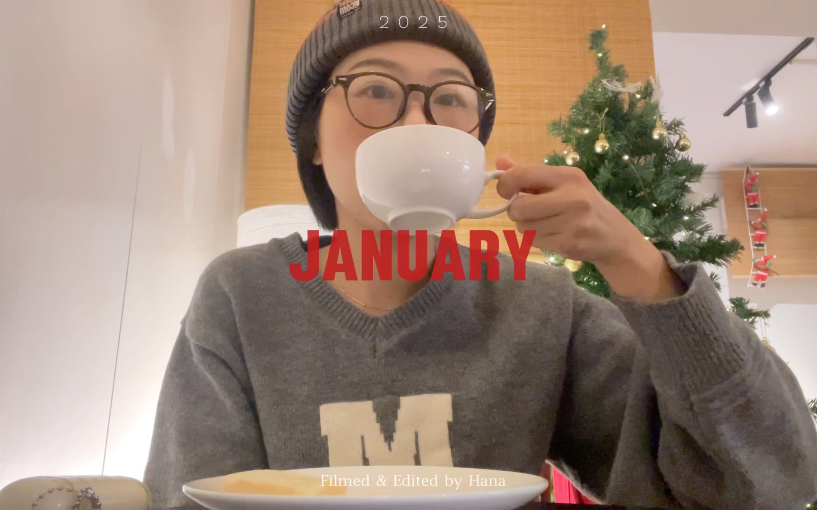 Hana 1月Vlog 厦门日常生活记录吃超多豆芽的二郎拉面 埃及购物分享 冬日汤咖喱 逛面包市集 面包超人泡面 做圣诞大餐 又吃到草莓提拉米苏 和家人吃宴遇...