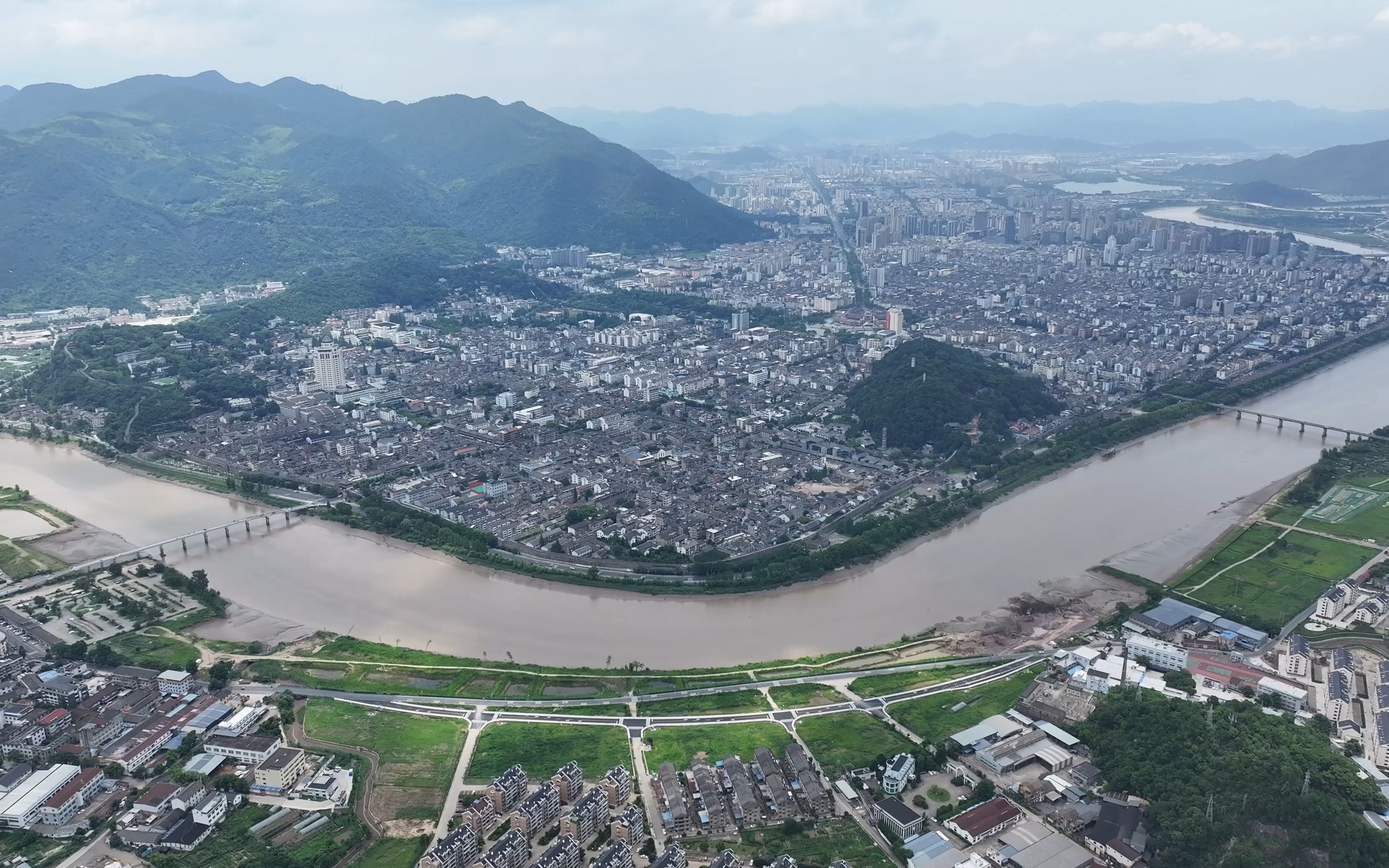 浙江南部山区小城台州临海 4K 航拍哔哩哔哩bilibili